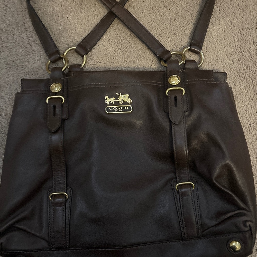 Brown Coach Purse 🌿